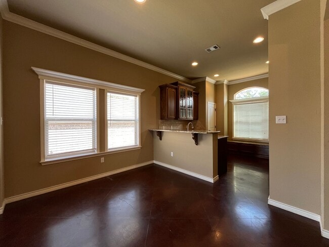 Building Photo - AVAILABLE NOW:  3 bedroom house