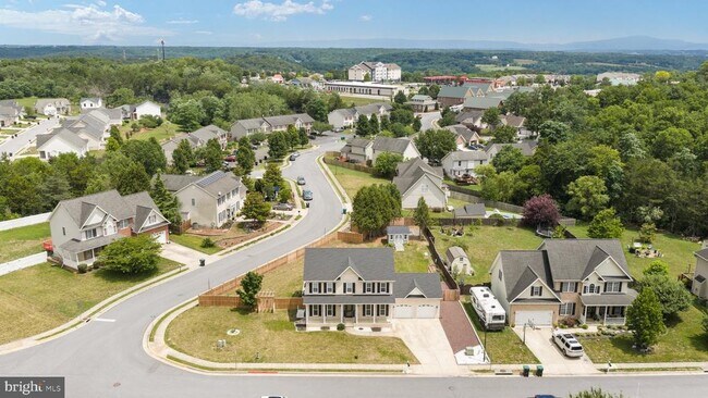 Building Photo - 677 Dellinger Dr
