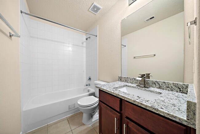 Building Photo - 2407 Lacyberry St