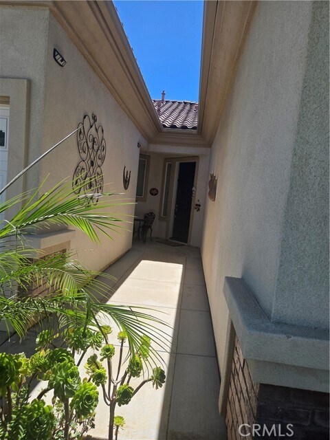 Building Photo - 1704 Reyes Ln