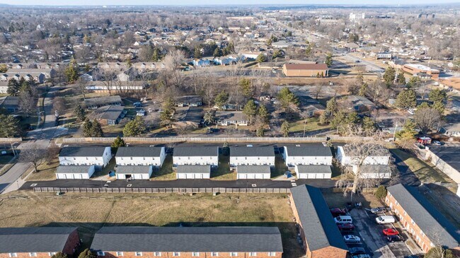 Building Photo - 2447 Brady Commons Dr