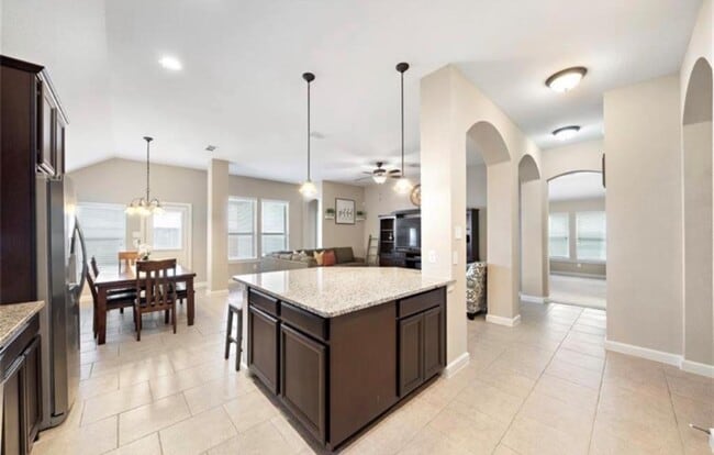 Building Photo - 8727 Seguin Cove Ln