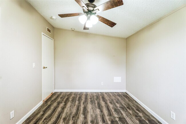 Building Photo - 9824 Stone Ranch Blvd