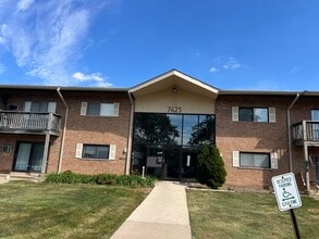 Building Photo - 7425 Brookdale Dr