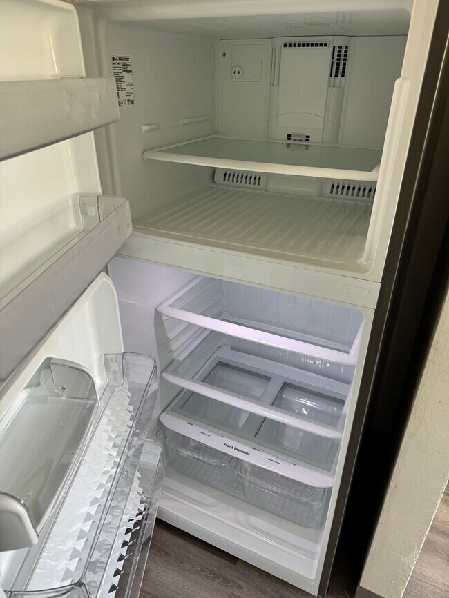 Building Photo - Updated 2 bedroom 1.5 bathroom duplex!