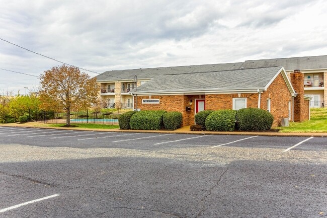 Building Photo - FULLY FURNISHED 2BR CONDO WITH MONTHLY LEASE TERMS