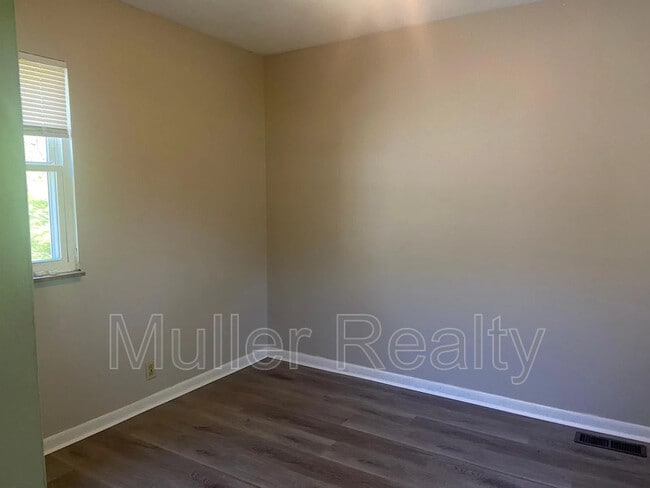 Building Photo - 3010 Boright Dr