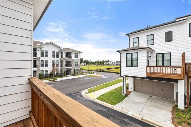 Building Photo - 532 Healy Dr