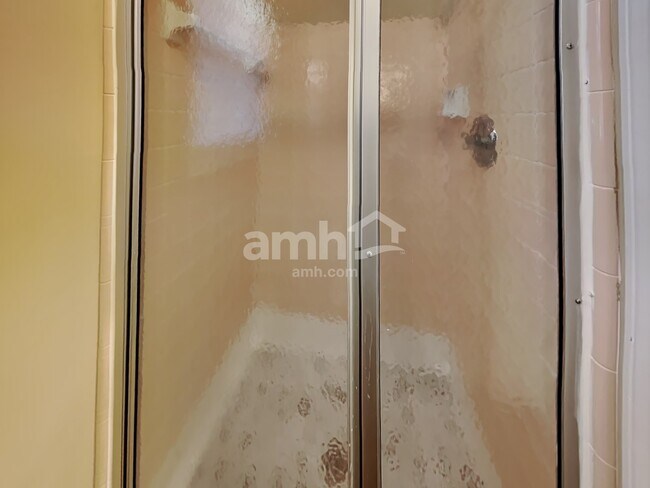 Building Photo - 3285 Summit Pl Dr