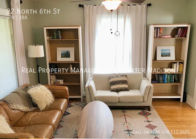 Building Photo - Updated 3 bedroom plus Den house near East...