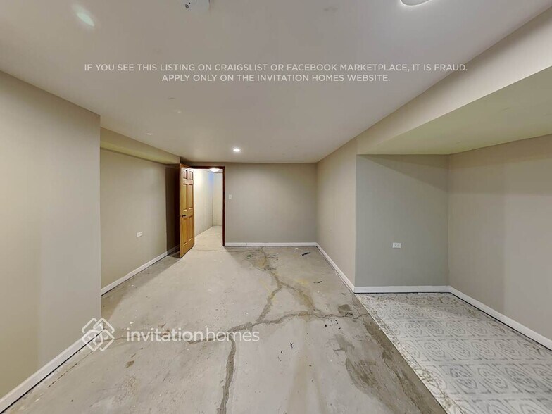 Building Photo - 8260 Bromley St