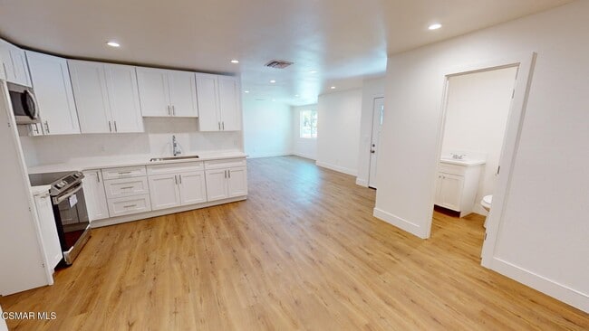 Building Photo - 371 Calle Nogal