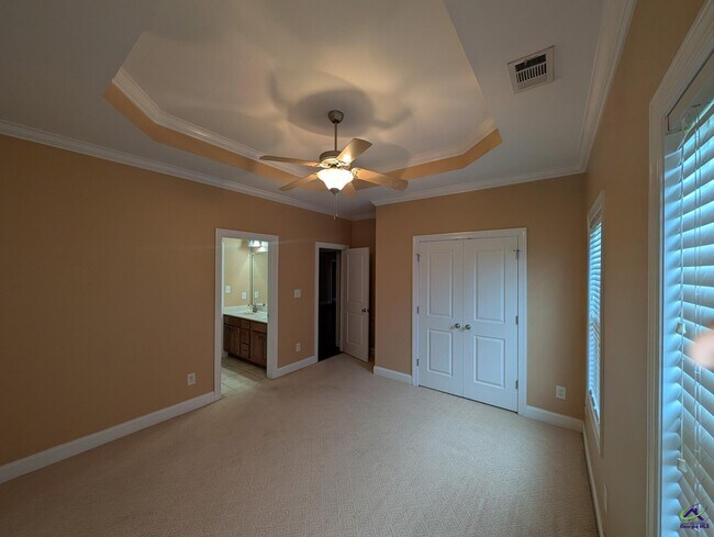 Building Photo - 140 Wessex Dr