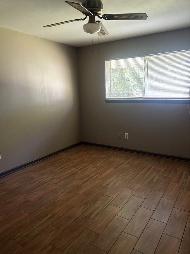 Building Photo - 11718 Zarroll Dr