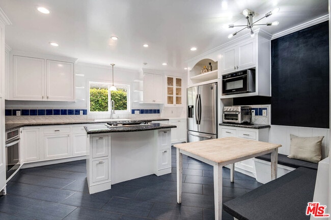 Building Photo - 3012 Bagley Ave