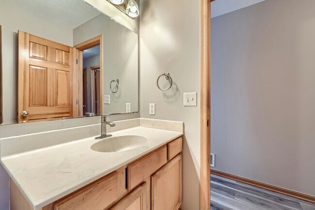 Building Photo - 12740 Eveleth Path