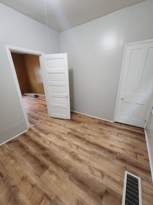 Building Photo - 4091 E 81st St