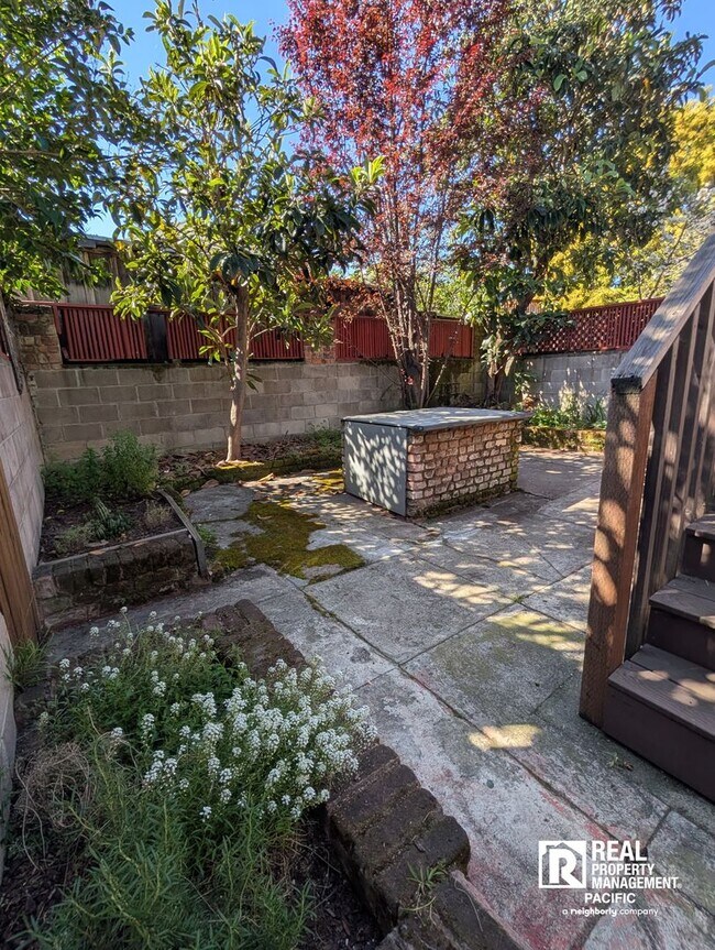 Building Photo - Charming 2BR Home with Private Deck & Shared Backyard – Oakland