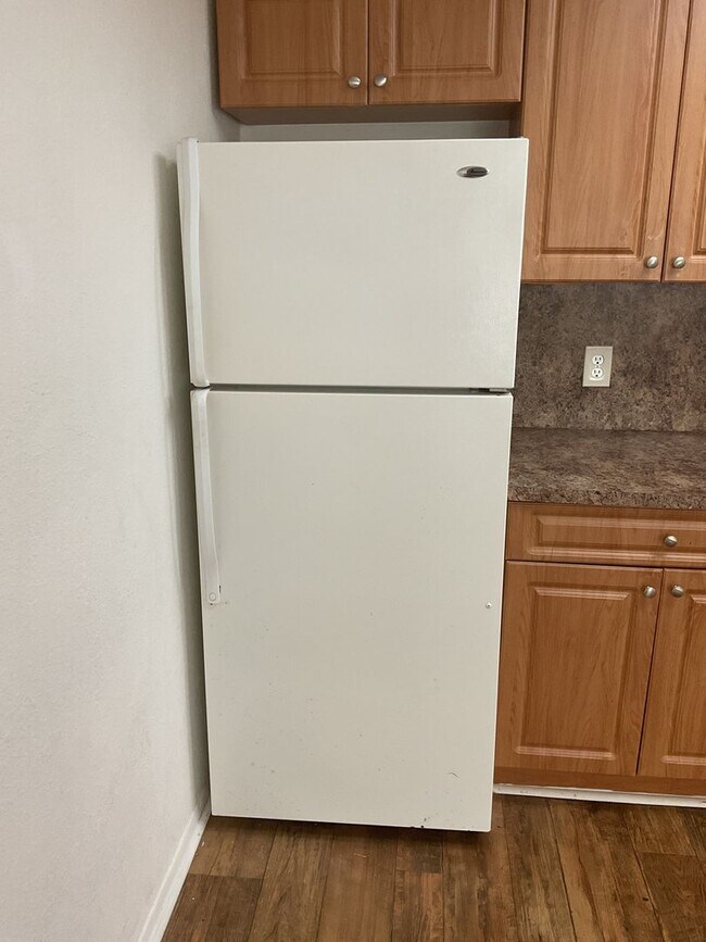 Building Photo - Spacious 1/1 in a great Tamarac location! ...