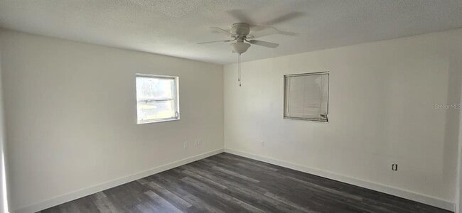 Building Photo - 526 Reading St NW