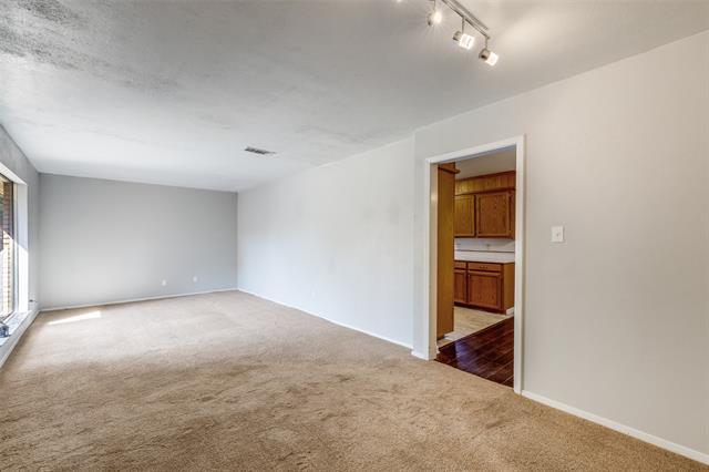 Building Photo - 1821 E Cedar Elm Dr