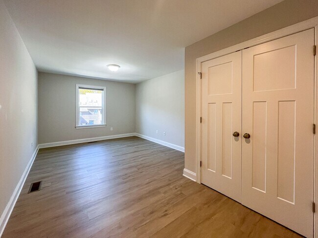 Building Photo - 1529 Birnam Dr