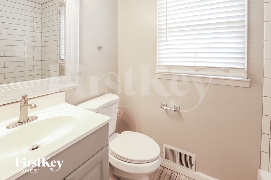 Building Photo - 8712 Marty Ln