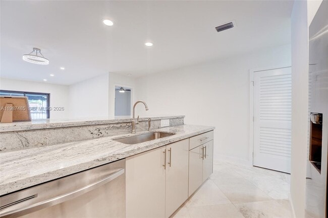 Building Photo - 8352 Dundee Terrace