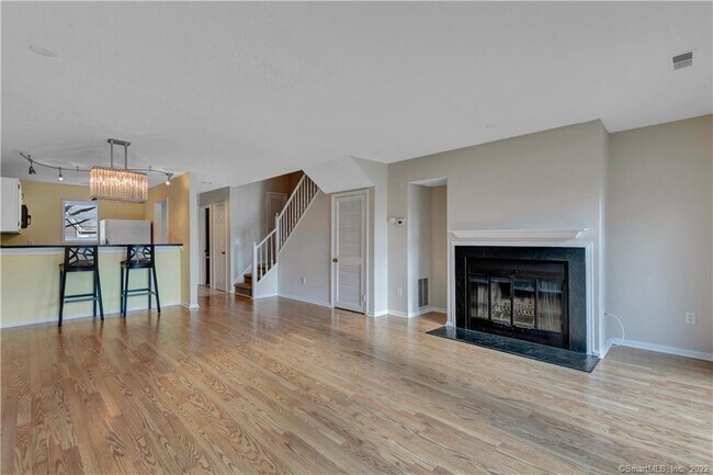 Building Photo - 11 Strathmore Ln