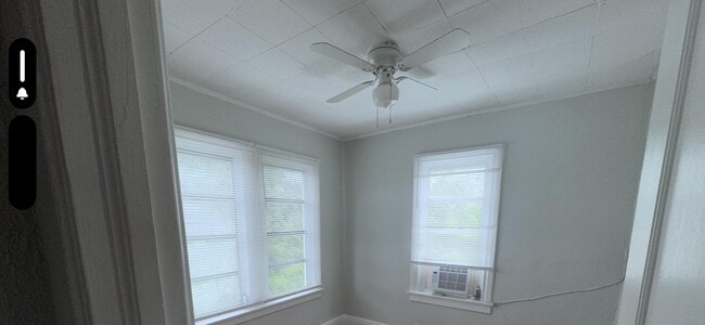 Building Photo - 736 Omar Rd