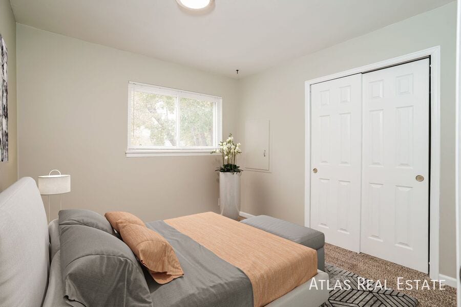 Building Photo - 804 2nd St