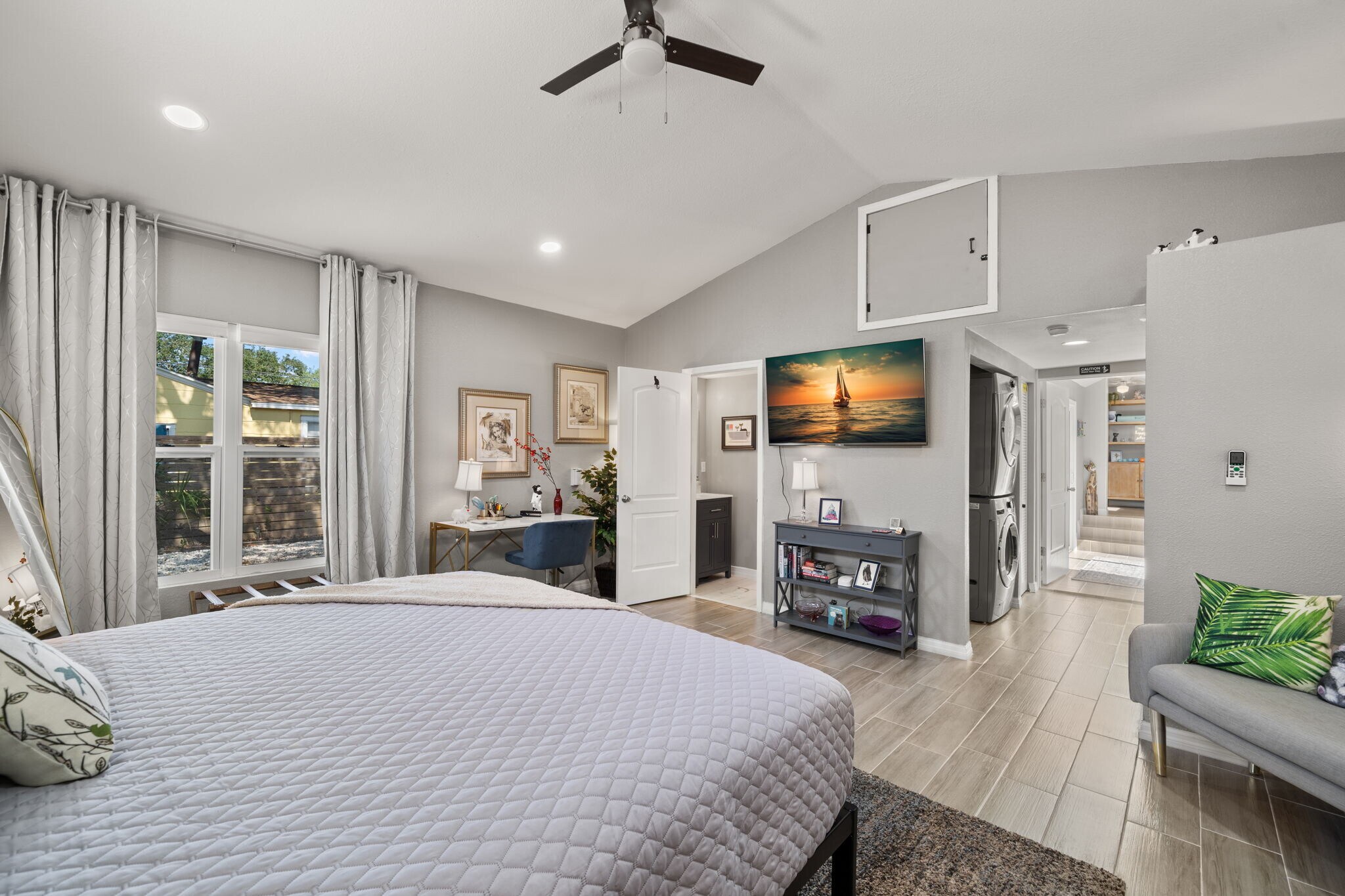 Building Photo - 3950 1st Ave N