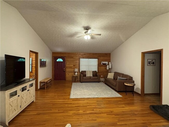 Building Photo - 8911 Daer Water Dr