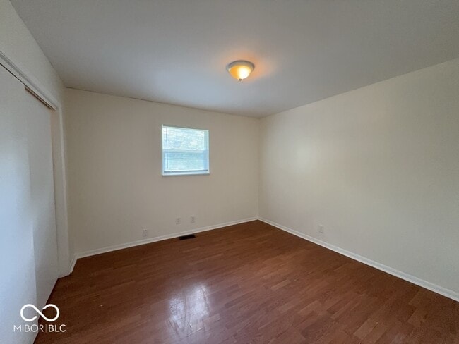 Building Photo - 2646 W 60th St