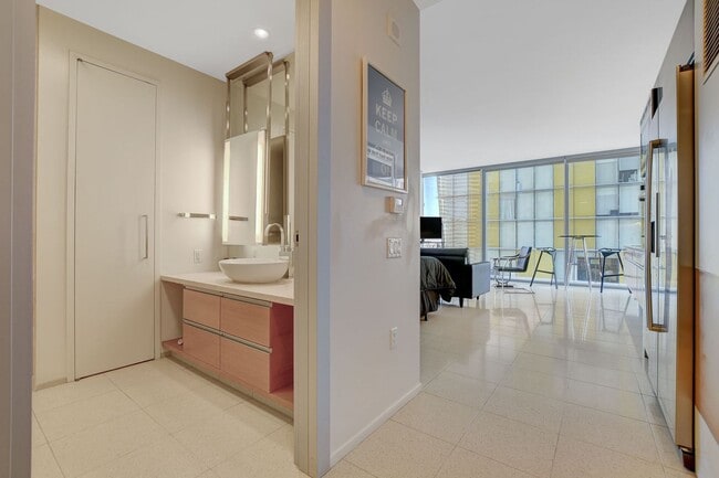 Building Photo - Veer Towers 1010W- Partial Strip Views from this Studio Residence