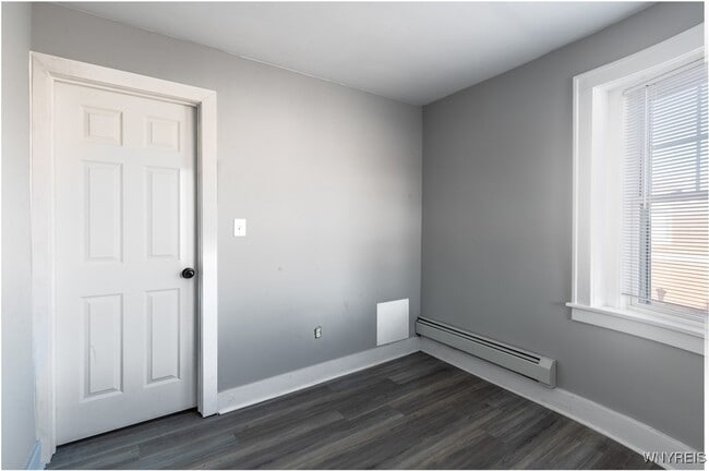 Building Photo - 1225 Hertel Ave