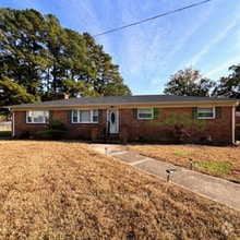 Building Photo - 300 Oakwood Ave