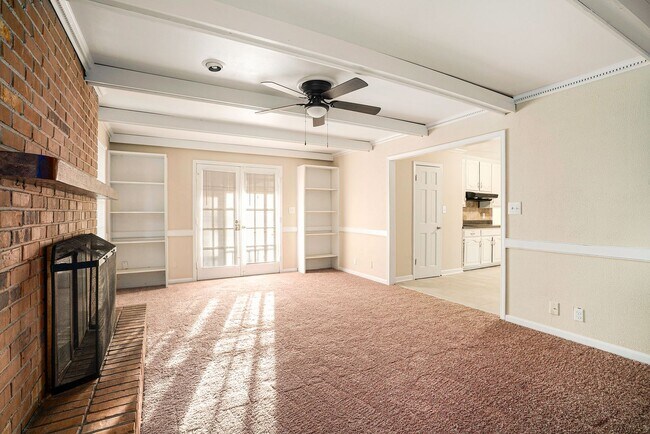 Building Photo - 5 Bedroom Large Ranch with Finished Basement