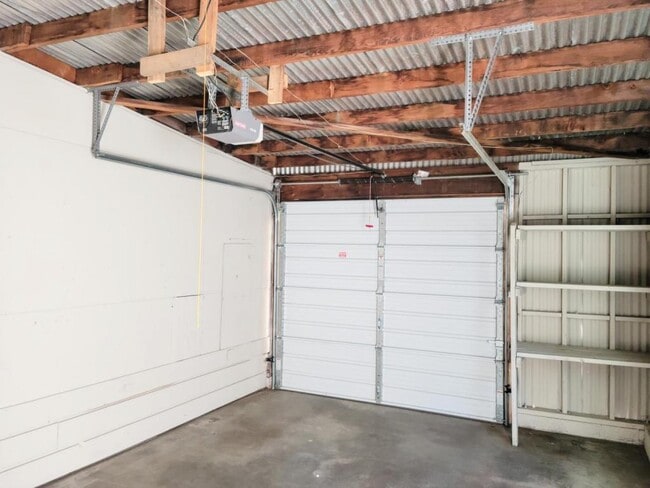 Building Photo - 3208 B St