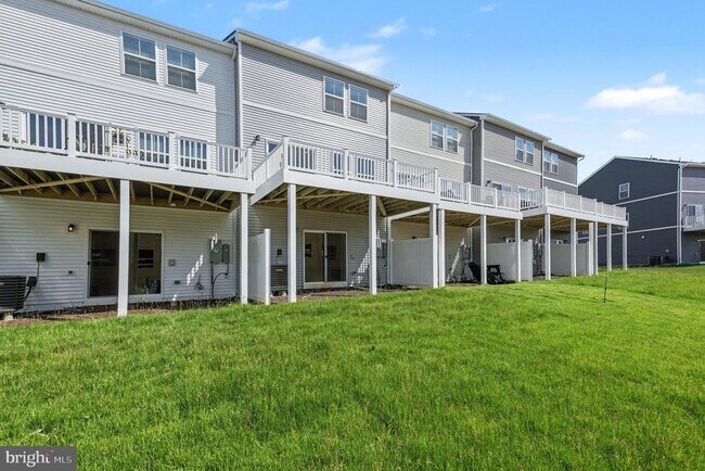 Building Photo - 36110 Wilderness Shores Way