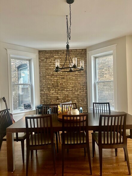 Building Photo - 3837 N Lakewood Ave