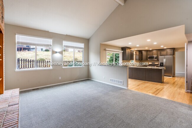 Building Photo - 1672 Smoke Ridge Dr