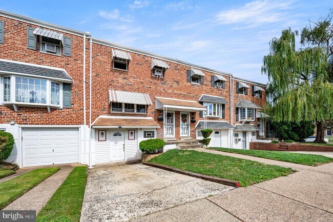 Building Photo - 3595 Oakhill Rd