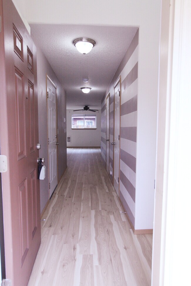 Building Photo - 455 Donna Dr