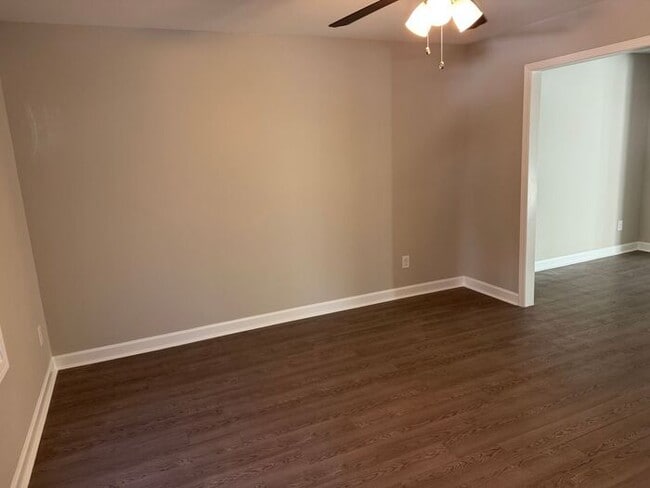 Building Photo - Nice Town Home near hospital in Concord.