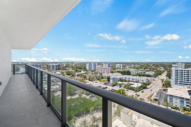 Building Photo - 1116 N Ocean Blvd