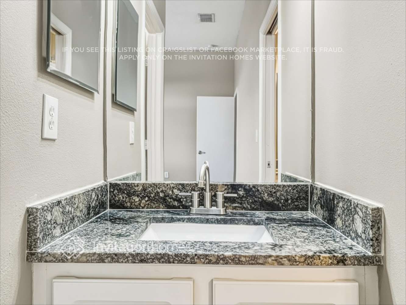 Building Photo - 13115 Canna Lily Dr