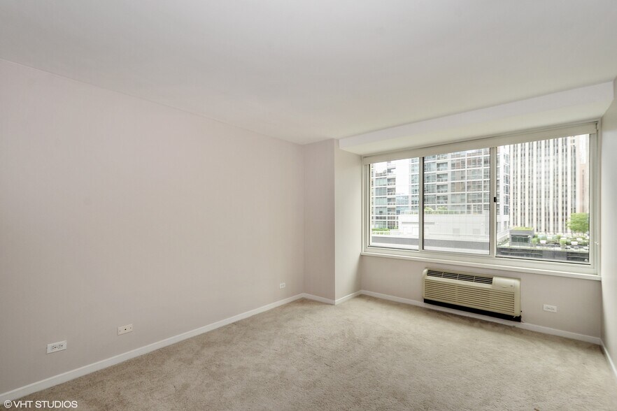 Building Photo - 211 E Ohio St