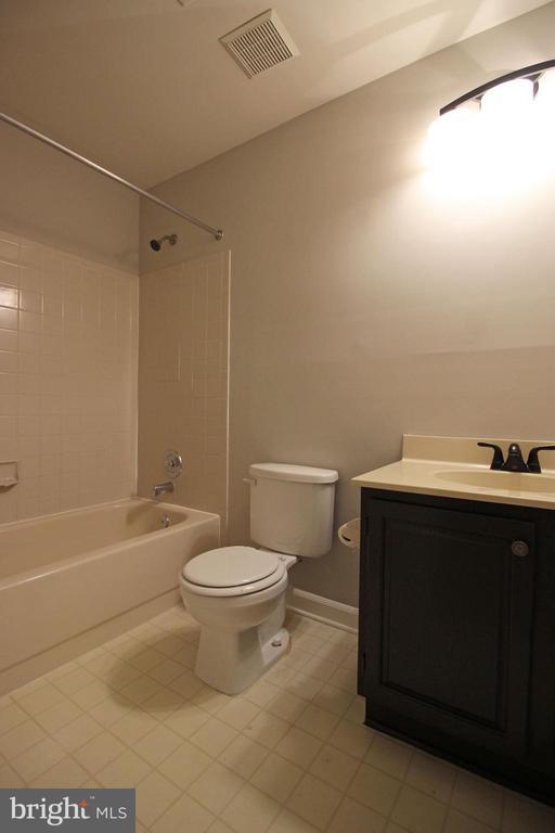 Building Photo - 3803 Salemway Ct