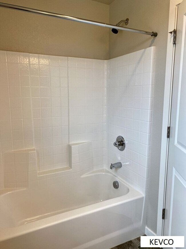 Building Photo - Spectacular New Construction!